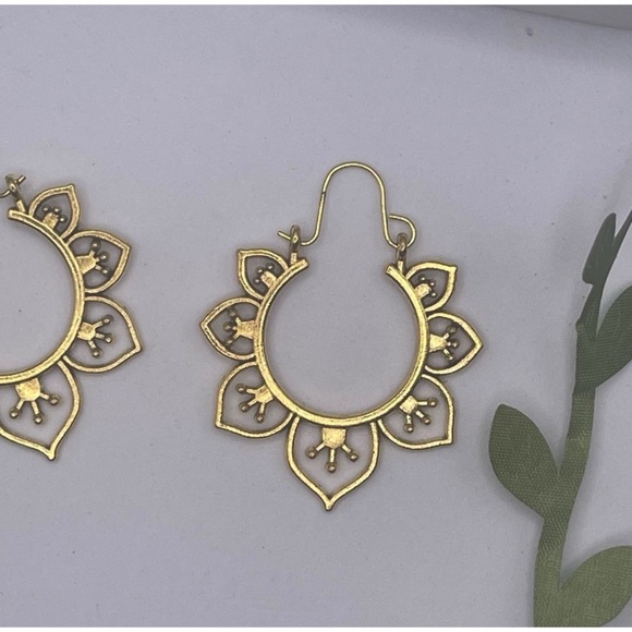 1 LEFT! Antiqued Gold Hoop Earrings - Picture 2 of 3